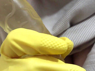 My Pregnant Wife Masturbates in a Yellow Dish Glove and Talks About How Much She Loves Masturbating in a Dish Glove and Wants