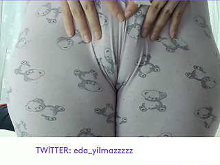 CAMELTOE- MASTURBATE WITH PAJAMAS- RUBBING PUSSY WITH PAJAMAS