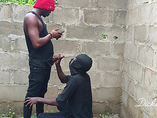 Bend Ebony Creamy Bussy in an Uncompleted Building