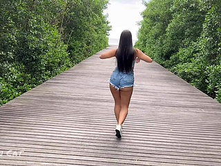 He Took Me for a Ride and I Ended up Giving My Ass Inside the Car