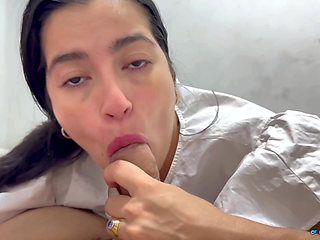 Surprise Gift Stepsister Gives up Her Pussy to Make Him Happy