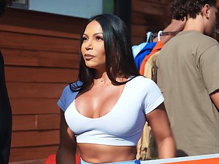 Tanned hussy Brandy Salazar gets pounded outdoors