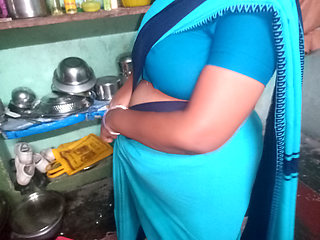 Indian aunty saree changing porn video