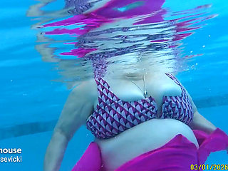 Big Beauty Nurse Vicki Shows off Her Water Shoes and