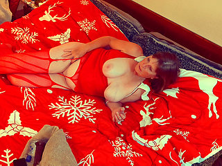 Granny Carmen's Christmas Sucking, Diddling & 2 Position Fucking Orgasms