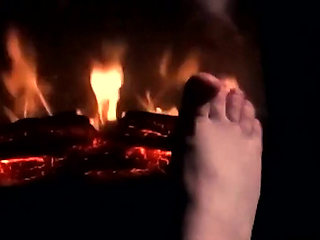 Warming My Feet up to Give You a Nice Hott Footjob No Headphones Required