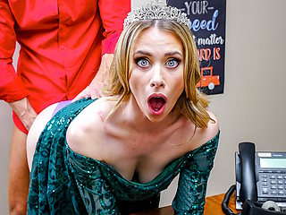 Past prom queen shagged at the head teachers office