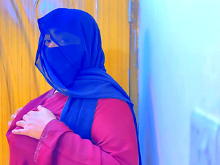 A Hot Egyptian Girl Wants to Have Sex with You