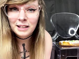 blonde lave her solo masturbate
