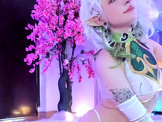 Petite nahida play whit gagtoy