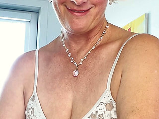MILF Gave Her Boss a JOI To Help With His Work Trouble