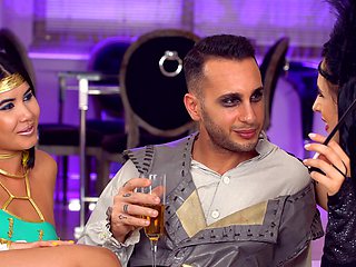 Alyssa & Lady D deepthroat Raul in stilettos