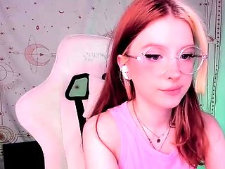 Amateur Webcam Teen Masturbates And Teases