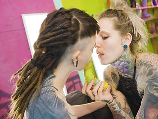 Tattooed Girl With Orange Big Strap on Trains Shy Teens Pussy!