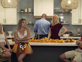 Jessie & Seth's wild threesome: Fingers in mouths, asses on display