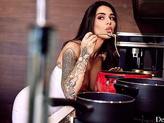 Glorious Suttin and Oliver Flynn - side fuck dirt - Deeper