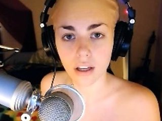 Beautiful wife masturbating show with webcam with toys