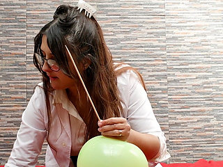 Mad Scientific Make Pop Experiments with Balloons - Bunny Looner
