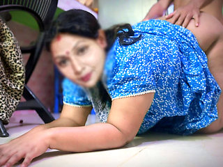 Indian Desi Hot Aunty Fucked by Neighbor Guy When She Was Cooking in Kitchen in Morning While Uncle Not at Home