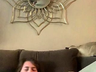 Natural brunette solo toying