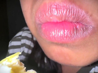 I Put a Banana in My Sensual Mouth While I Was Horny in Morning - This Is My Everyday Morning Routine