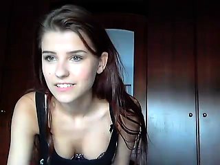 Brunette Solo Webcam Masturbation