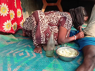 Desi bhabhi ke sath daru Piya aur majakiya