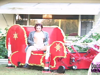 Risky nudity with raver cutie Malia