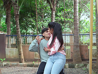 Hot aunty ne garden mein bulakar boyfriend ke sath Kiya sex hardfucking Clear Hindi Audio