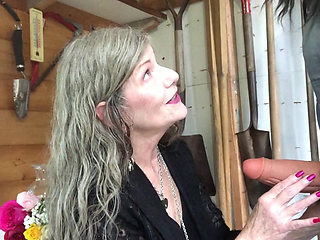 Bigfoot Went All Yeti On My Yoni! MaXXXimumMilf