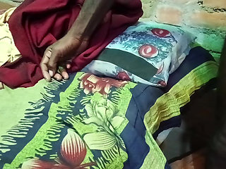 Beautiful bhabhi bed per leta kar chudai karke maja aa Gaya