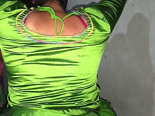 Desi Bhabhi Riding on Brotherin Law Dick in Green Saree