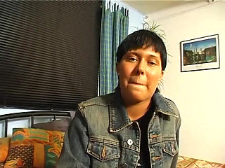 Brunette slut masturbating before giving a wonderful blowjob