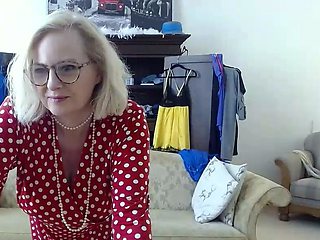 Blonde solo jerking off