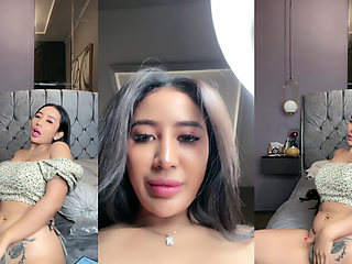 Model jonimalaikat colmek in live stream