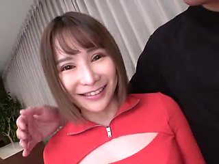 色白美肌の美女が甘いキスと乳首攻めで高まる艶めかしいエッチ