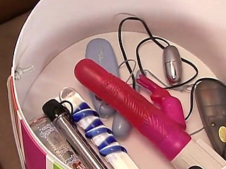 Two ebony babes having wet orgasms