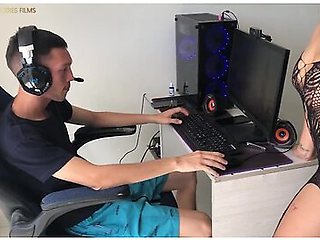 Dahlia Dane In Fucking My Stepbrother While He Plays On His Computer - Porn In Spanish