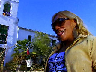 Big boobs blonde pussy fucking fingering in the garden