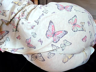 Lying Down Sideways, Shaking My Big Booty and Spreading Extremely Close-up to Cam