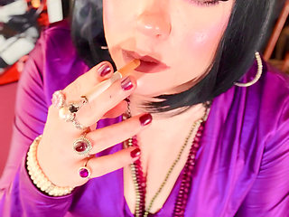 Your Glam Mum Tina Snua Smokes A Cigarette For Her Fans! Smoking Smoker