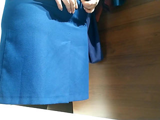 Curvy Mature Woman - Video From a Shopping Mall Fitting Room