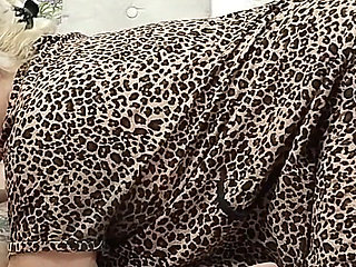 My Girlfriend Interrupted My Hand Job, Gave Me a Deep Blowjob and Swallowed the Cum