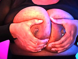 Webcams 2015018 a Big Boobs Porn Video