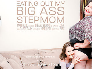 Skinny Teen Doing Eating Out Her Big Ass Stepmom