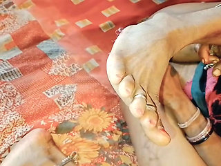 Bedroom me kiya masti nikaal diya bhabhi ne apni choot ka paani