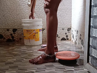 Damad a Gaya Bathroom Mein