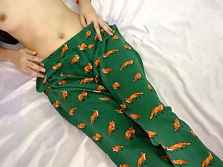 Indian Desi school girl's boyfriend brought her to Oyo and fucked her tight pussy for the first time