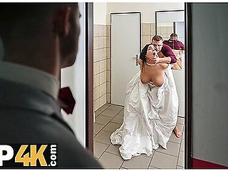 Sofia Rae - Locked Wc Adventure