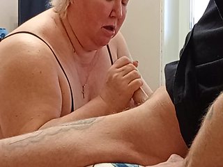 After A Deep Blowjob, I Fill My Mouth With Cum And She Eats It